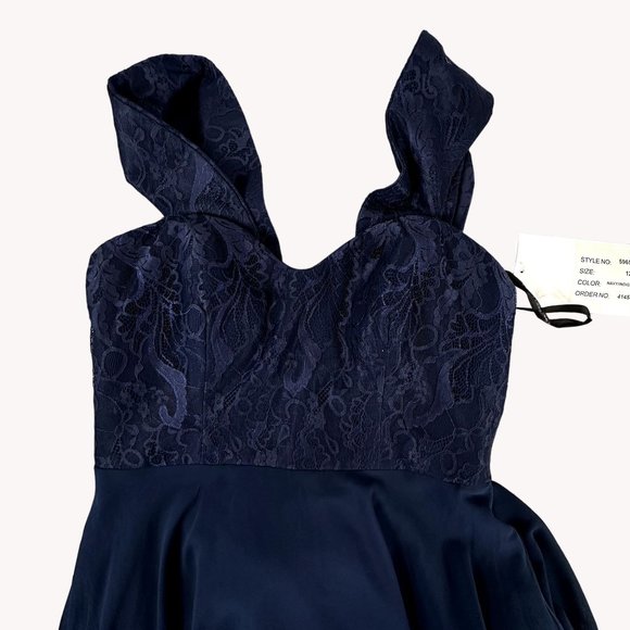 Elegant Navy Blue Evening Gown - Picture 11 of 13